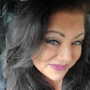 Meet your Posher, Leana